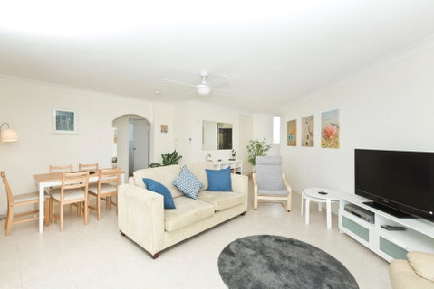 Beachpoint, Unit 501, 28 North Street - Accommodation Sunshine Coast 2