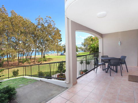 Beachport 14 - 2 BDRM Apt With Canal Views On Parkyn Pde - Accommodation Sunshine Coast 0