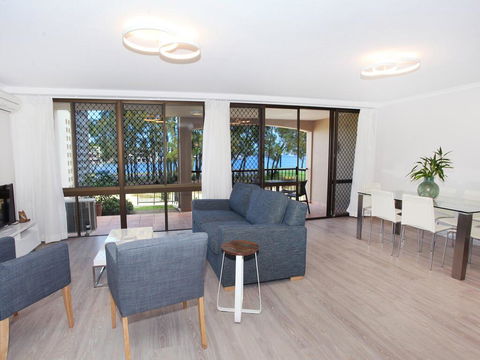 Beachport 14 - 2 BDRM Apt With Canal Views On Parkyn Pde - Accommodation Sunshine Coast 3