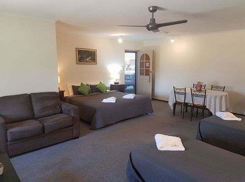 Beachport Motor Inn - Accommodation Sunshine Coast 0