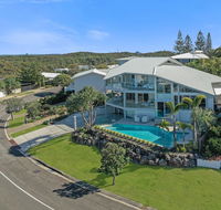 Beachside luxury Sunrise Beach - Accommodation Sunshine Coast