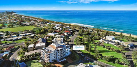 Beachside Resort Kawana Waters - Accommodation Sunshine Coast 4