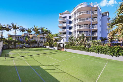 Beachside Resort Kawana Waters - Accommodation Sunshine Coast 3