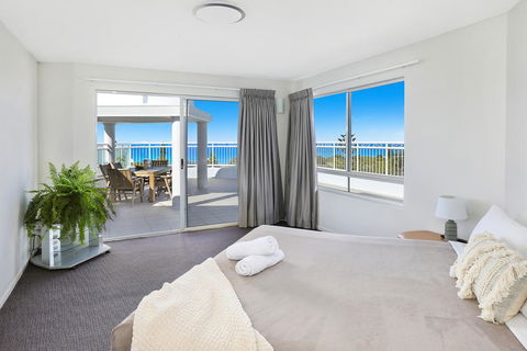 Beachside Resort Kawana Waters - Accommodation Sunshine Coast 1