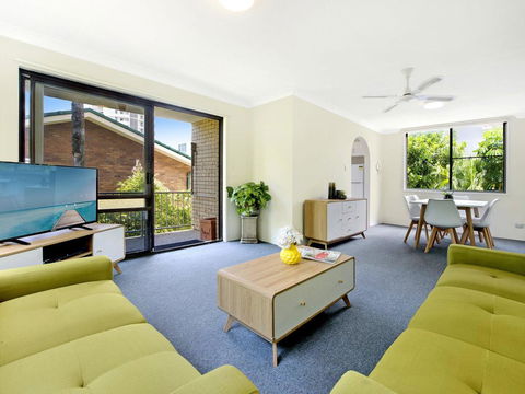Beachside Unit Near Convention Centre - Accommodation Sunshine Coast 0
