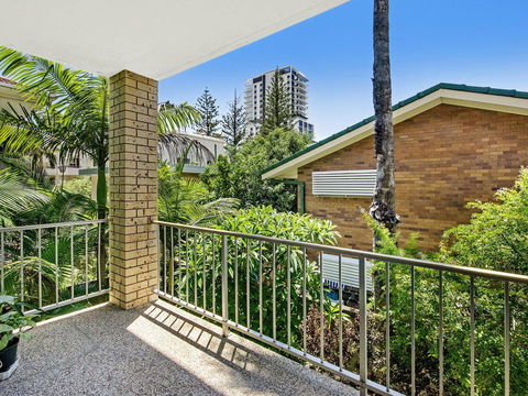 Beachside Unit Near Convention Centre - Accommodation Sunshine Coast 2