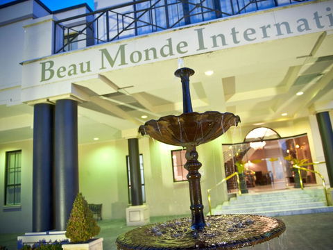 Beau Monde International - Accommodation Sunshine Coast 3