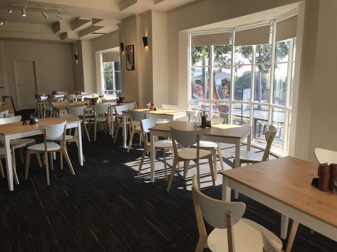 Beau Monde International - Accommodation Sunshine Coast 2