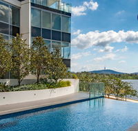 Beautiful Modern Lake View Apartment - Accommodation Sunshine Coast