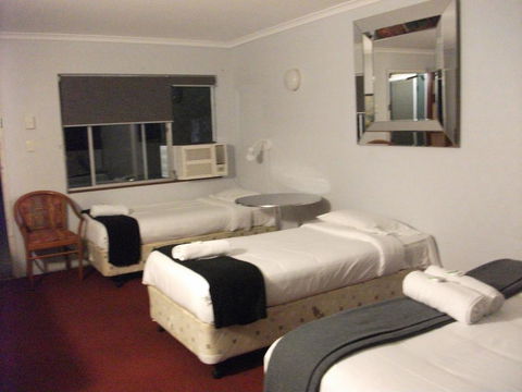 Beerwah Glasshouse Motel - Accommodation Sunshine Coast 3