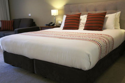 Bell Tower Inn - Accommodation Sunshine Coast 0