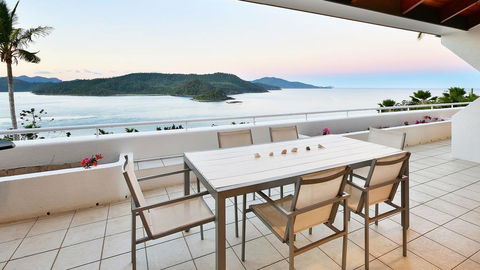 Bella Vista E9 - Ocean View Spacious 2 Bedroom With Golf Buggy - Accommodation Sunshine Coast 2