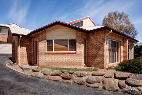 Beloka 2/10 Beloka Close, Jindabyne - Accommodation Sunshine Coast 3