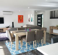 Ben's Place - modern  convenient - Accommodation Sunshine Coast