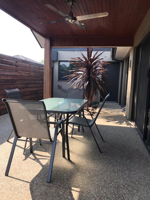 Ben's Place - Modern & Convenient - Accommodation Sunshine Coast 3