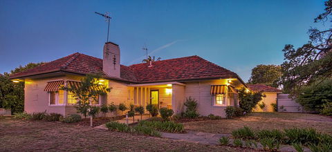 Benson House & Benson Lodge - Accommodation Sunshine Coast 0