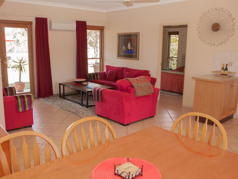 Berenbell Vineyard Retreat - Accommodation Sunshine Coast 2