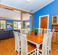 Best Central House - SLEEPS 11  - Accommodation Sunshine Coast