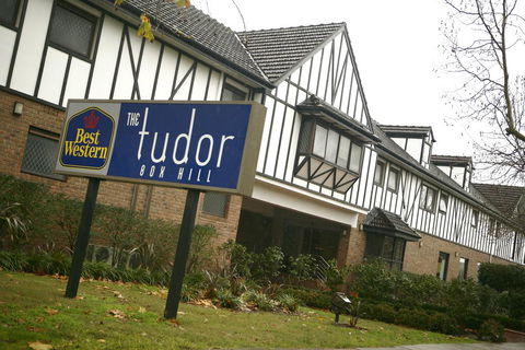 Best Western Plus The Tudor Box Hill - Accommodation Sunshine Coast 0