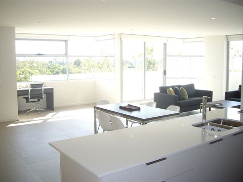 Best Western Plus The Tudor Box Hill - Accommodation Sunshine Coast 1