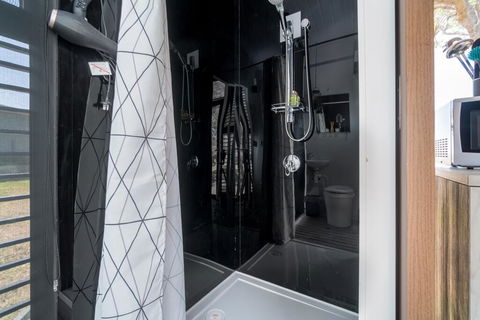 Big Tiny Paz Seven Hills Tiny House, Tallarook - Accommodation Sunshine Coast 3
