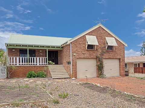 Birubi Beach House' 14 Campbell Avenue - Fantastic House And Close To The Surf Beach - Accommodation Sunshine Coast 0