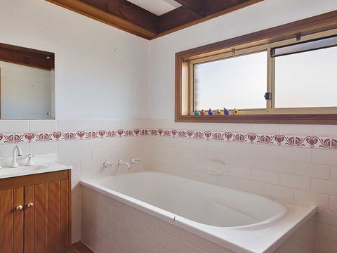 Birubi Beach House' 14 Campbell Avenue - Fantastic House And Close To The Surf Beach - Accommodation Sunshine Coast 2