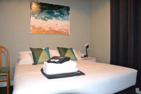 Black Diamond Lodge - Accommodation Sunshine Coast 3