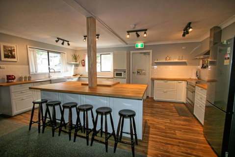 Blizzard Bunny Lodge - Accommodation Sunshine Coast 0