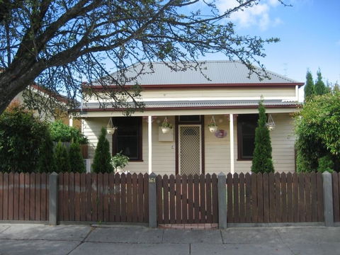 Bloomsbury Cottage - Accommodation Sunshine Coast 2