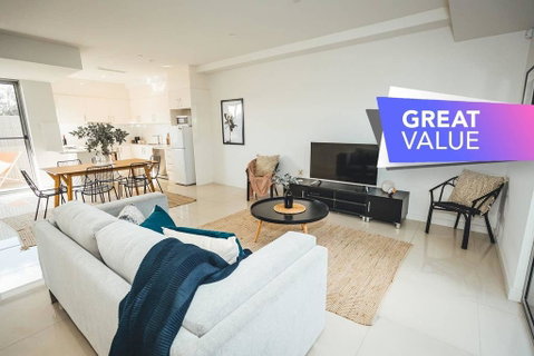 Blue Gum On First Ave - CBD Fringe, WiFi, Netflix - Accommodation Sunshine Coast 0