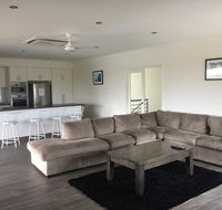 Blue Sky Apartment - Accommodation Sunshine Coast
