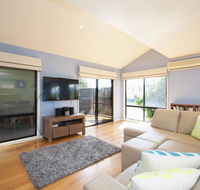 BLUE SKYES - family home with balcony  views. - Accommodation Sunshine Coast