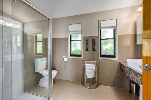 Blue Summit Cottages - Accommodation Sunshine Coast 1