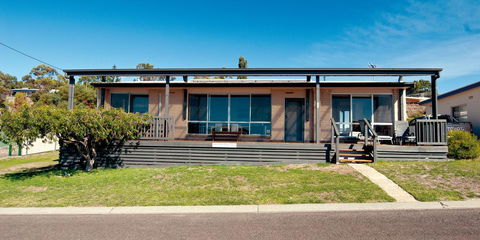 Blue Wren Beach House - Accommodation Sunshine Coast 1
