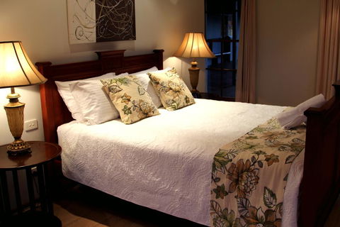 Blueberry Hill Vineyard Villa - Accommodation Sunshine Coast 2