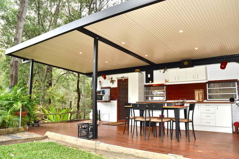 BoBRENE On Tamborine Nude Retreat - Cosy Chalet - Accommodation Sunshine Coast 1