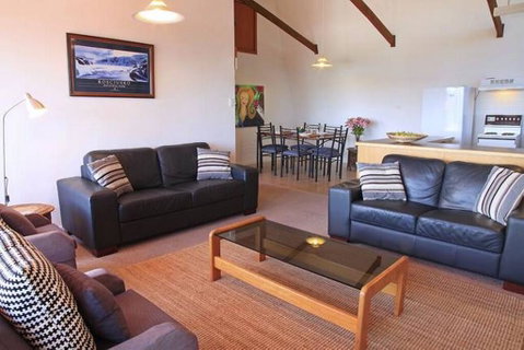 Bogong 2 - Accommodation Sunshine Coast 2