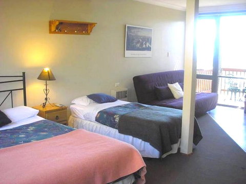 Bogong 3 - Accommodation Sunshine Coast 1