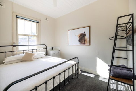 The Middle - Accommodation Sunshine Coast 0