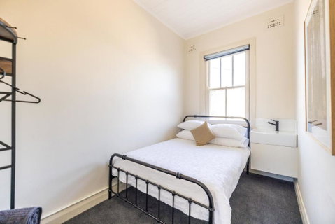 The Middle - Accommodation Sunshine Coast 2