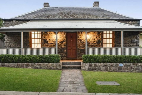 The Old Coach House C1850s Private Cottage - Accommodation Sunshine Coast 0