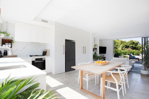 The Treehouse Penthouse - Accommodation Sunshine Coast 0