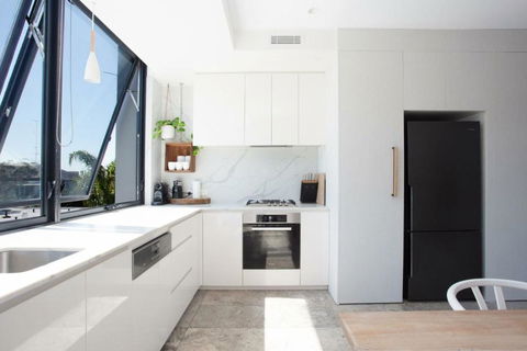The Treehouse Penthouse - Accommodation Sunshine Coast 3