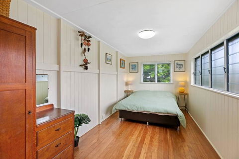 Welcome To Waterfront Views - Accommodation Sunshine Coast 2