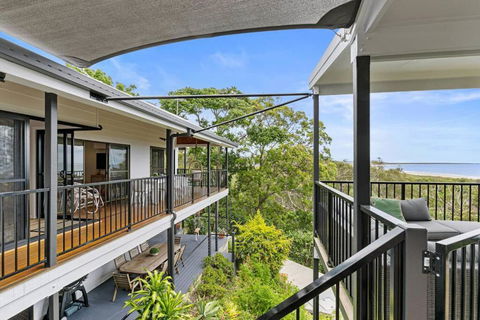 YARABIN - Luxury Home With Ocean Views - Accommodation Sunshine Coast 3