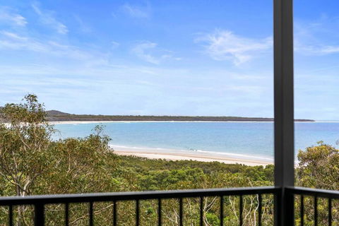 YARABIN - Luxury Home With Ocean Views - Accommodation Sunshine Coast 1