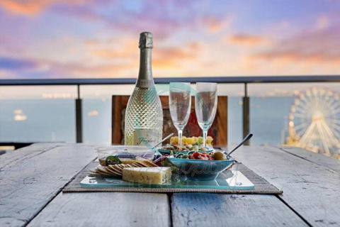 ZEN POINT PENTHOUSE 3-BR Executive W/front Retreat - Accommodation Sunshine Coast 0