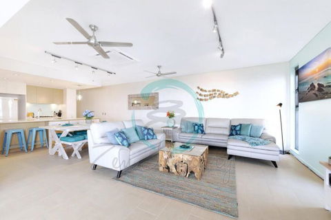 ZEN POINT PENTHOUSE 3-BR Executive W/front Retreat - Accommodation Sunshine Coast 3