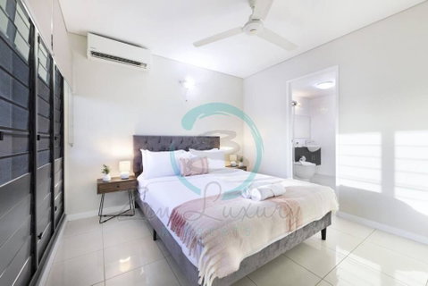 Zen On Stuart: 3-BR Penthouse Pad + Pool + BBQ - Accommodation Sunshine Coast 1